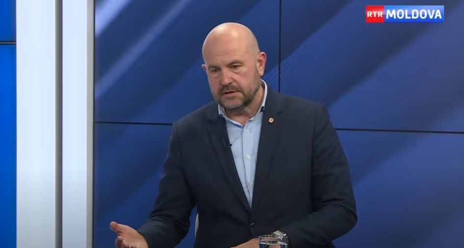 Боля объяснил причину нехватки кадров в госинтитутах.