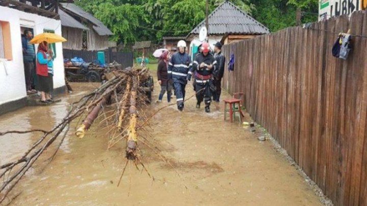Cod Roșu şi Portocaliu de inundaţii în România. 