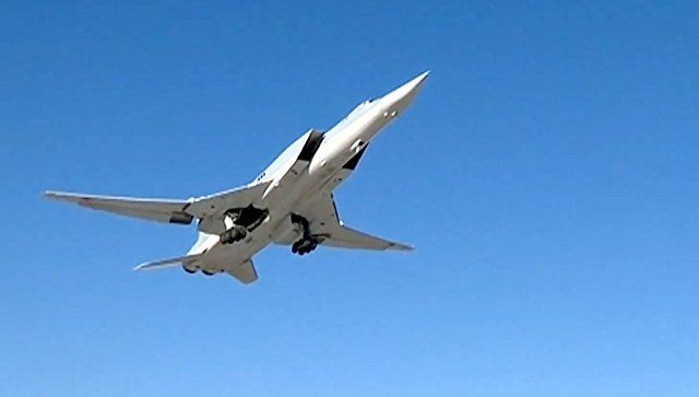 Минобороны сообщило, что шесть бомбардировщиков Ту-22М3 нанесли групповой авиаудар по объектам ИГ.