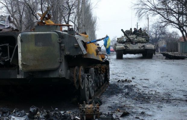 Potrivit BBC, jurnalişti străini aflaţi la Doneţk afirmă că au auzit bombardamente vineri dimineaţa, dar mai puţin intense decât în ultimele zile.