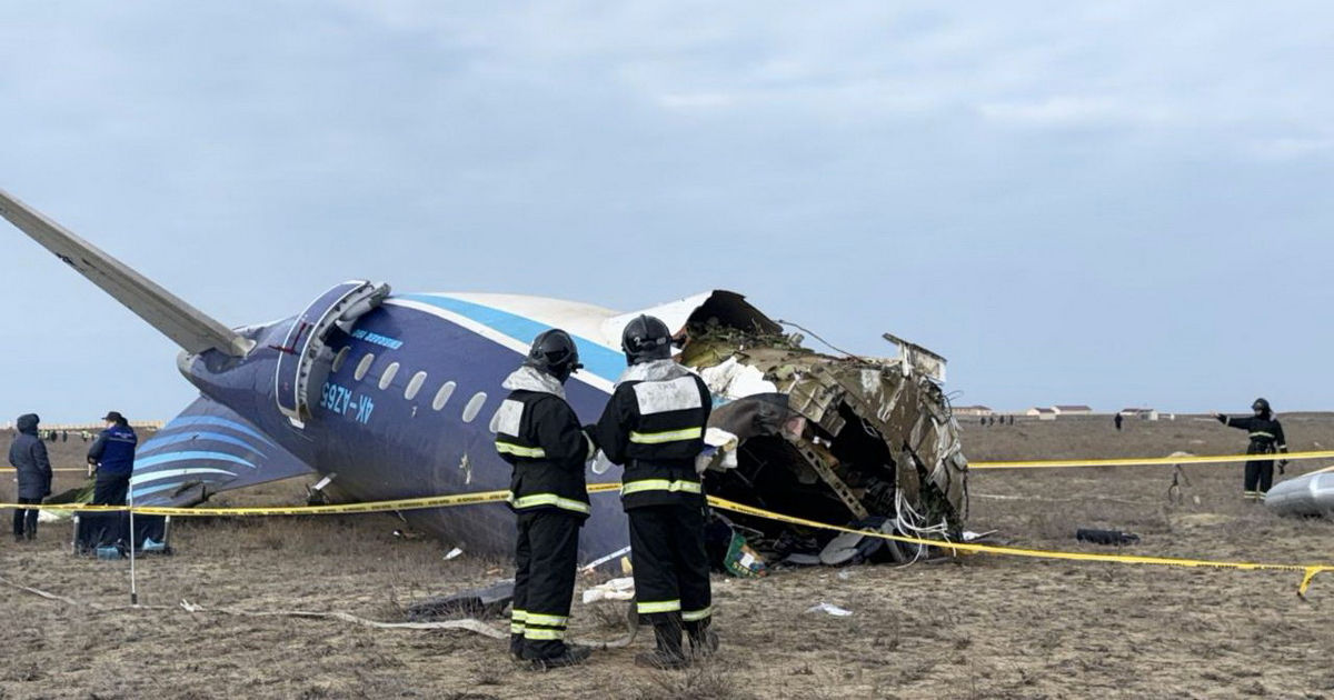 Крушение AZAL: первые итоги расследования сообщат в январе.