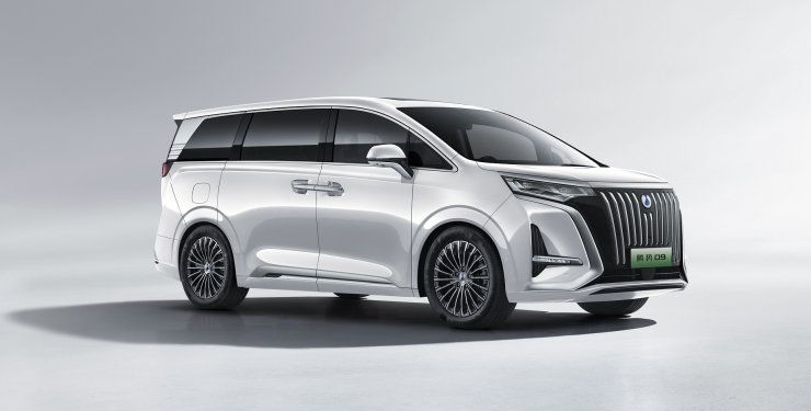 На европейский рынок выйдет электрический минивэн от BYD и Mercedes.