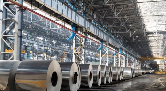 Грузовой поезд принадлежит китайской алюминиевой госкорпорации Aluminum Corporation of China (Chalco).