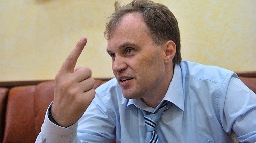 В отношениях с Молдовой все вопросы будут решаться только за столом переговоров, - сказал в четверг президент непризнанной ПМР Евгений Шевчук.