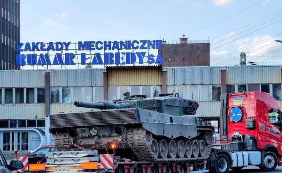 Центр ремонта танков, поврежденных в Украине, начал работать на юге Польши.