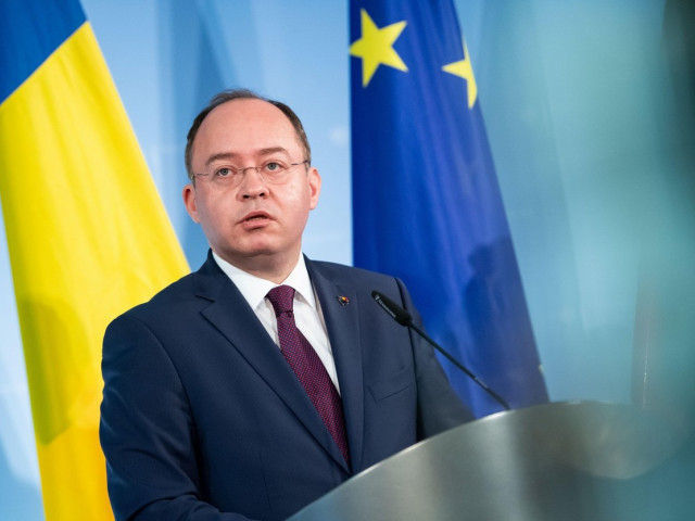 Глава МИД Румынии Богдан Ауреску.