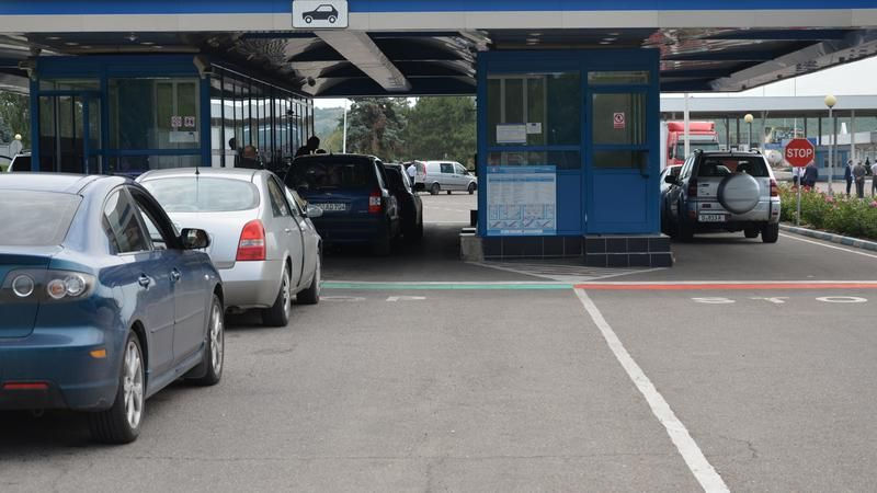 Trafic intensiv la punctele vamale Sculeni și Leușeni-Albița, pe direcția ieșirii din țară.