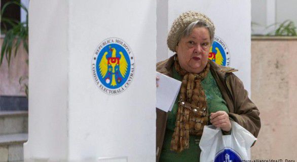 A început regruparea forțelor politice pentru al doilea tur al alegerilor prezidențiale din Republica Moldova, programat pentru 13 noiembrie.