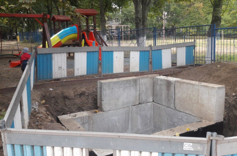 Работники «Apă-Canal» оставили после себя беспорядок.