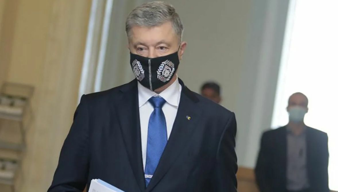 Украинский суд разрешил задержать Порошенко.