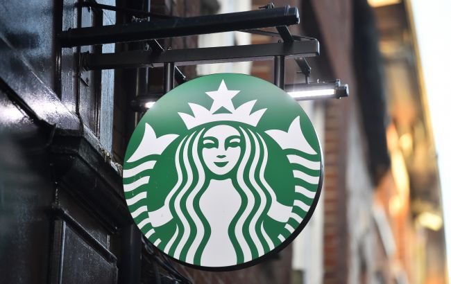 Starbucks должен выплатить бывшей сотруднице 25 млн долларов.