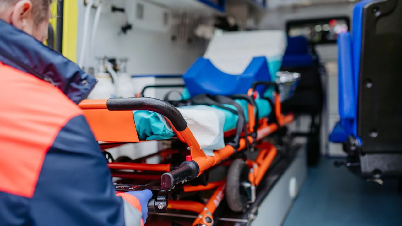 Un bărbat aflat în stop cardio-respirator, readus la viață de medici.