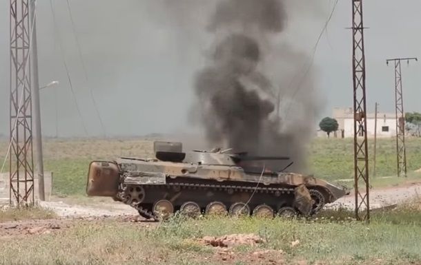В Сирии журналистов обстреляли из танка.