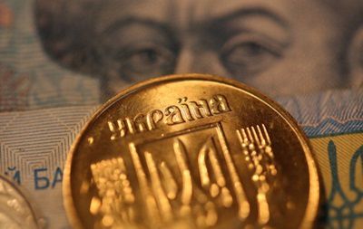 Национальный банк Украины прогнозирует на 2015 год падение ВВП на 7,5% при инфляции 30%.