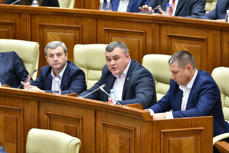 Органы власти совместно с иностранными силами осуществляют слежку за оппозицией. 