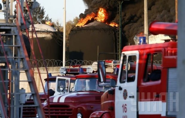 Пожару на нефтебазе в Васильковском районе предшествовало семь террористических угроз