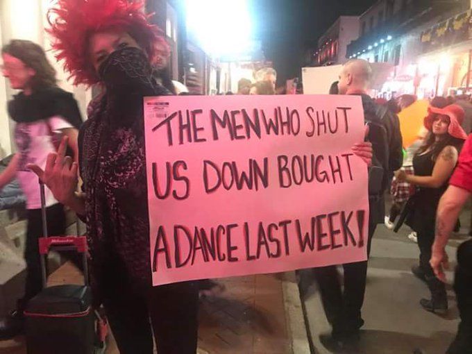 Dansatoarele de striptease din New Orleans au ieşit în stradă.