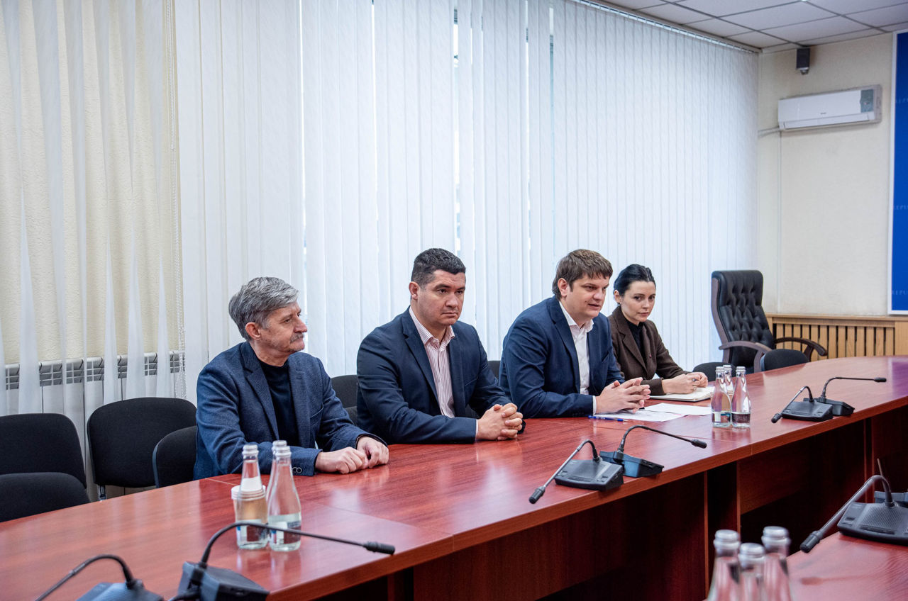Спыну обсудил с послами энергетическую безопасность Молдовы.
