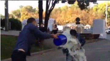 Andrei Donică, activistul care a turnat lapte peste ministrul Armașu, eliberat. Foto: evenimentul.md