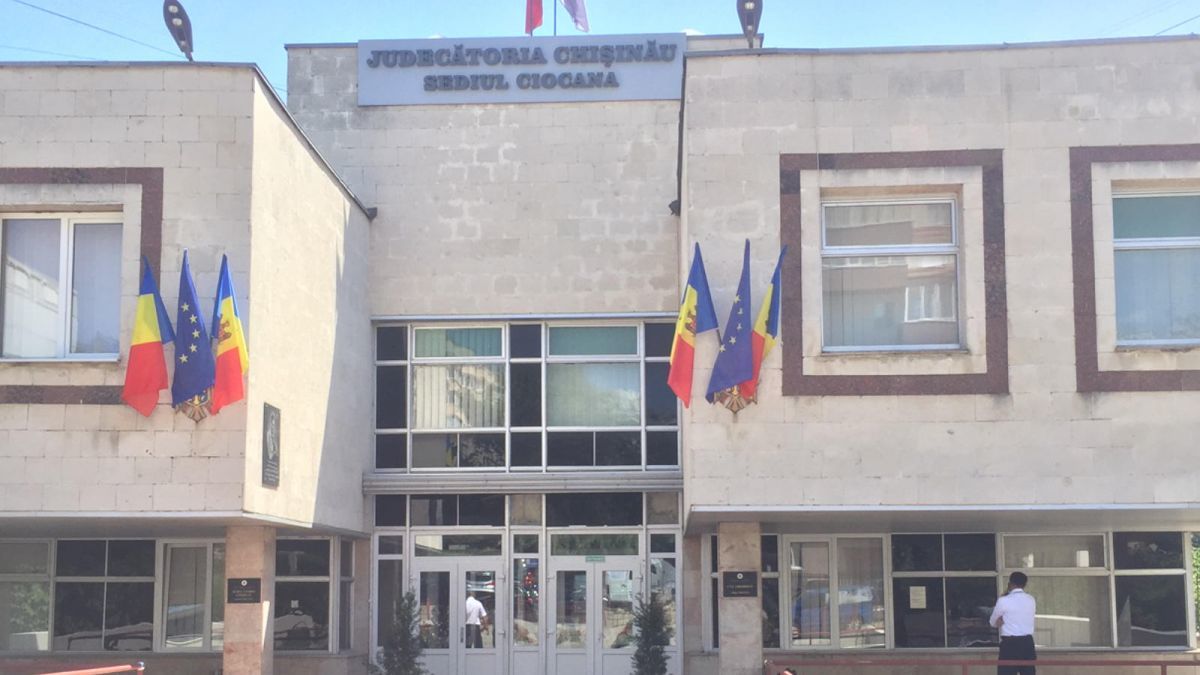 Прокуратура антикоррупции провела обыски в суде Кишинева в офисе на Чеканах.