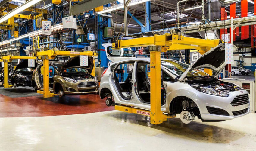 В Румынии Dacia и Ford временно остановили производство.