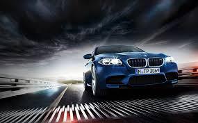 Producătorii de automobile de lux BMW, Mercedes-Benz şi Audi concurează pentru poziţia de lider mondial pe segmentul premium, deţinută de BMW din 2005.