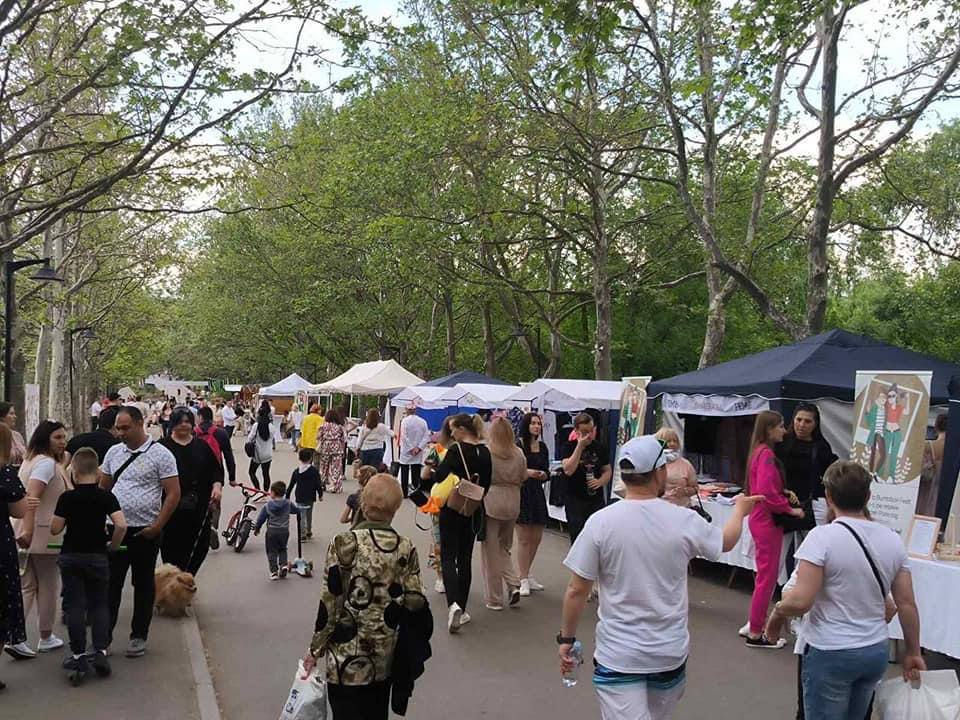 В столицу вновь возвращаются ярмарки местной продукции.