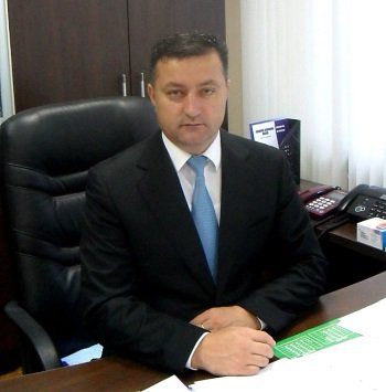 Ministrul Dezvoltării Regionale şi Construcţiilor, Vasile Bâtcă, desemnat de PDM, ar fi fost implicat în scandalul „pomenilor electorale” de la alegerile prezidenţiale din România.