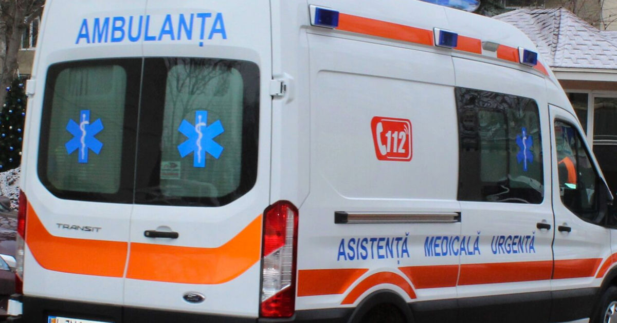 O echipă de pe ambulanță, agresată de rudele unui pacient.