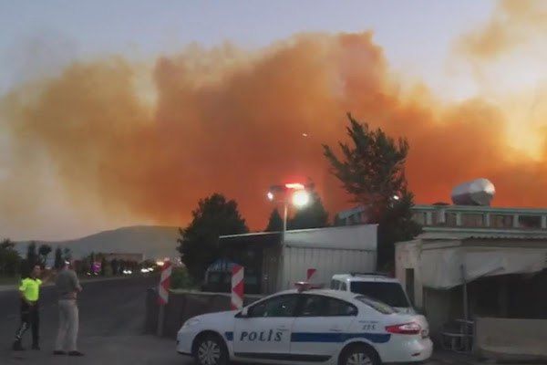 Мощный взрыв прогремел на азотном заводе в Турции в воскресенье.