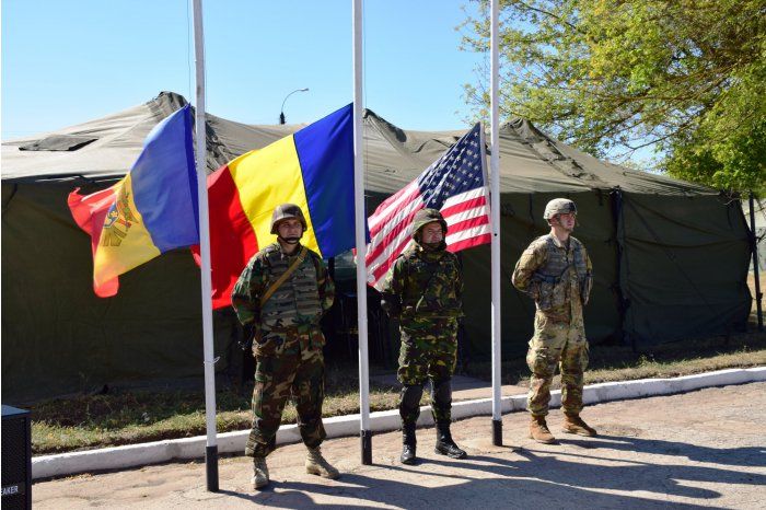 Военнослужащие из Молдовы, Румынии и США участвуют в "Огненном щите"