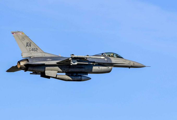 ВВС США разместили в Румынии шесть истребителей F-16.