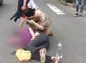 Пострадавшая доставлена в больницу с травмами.