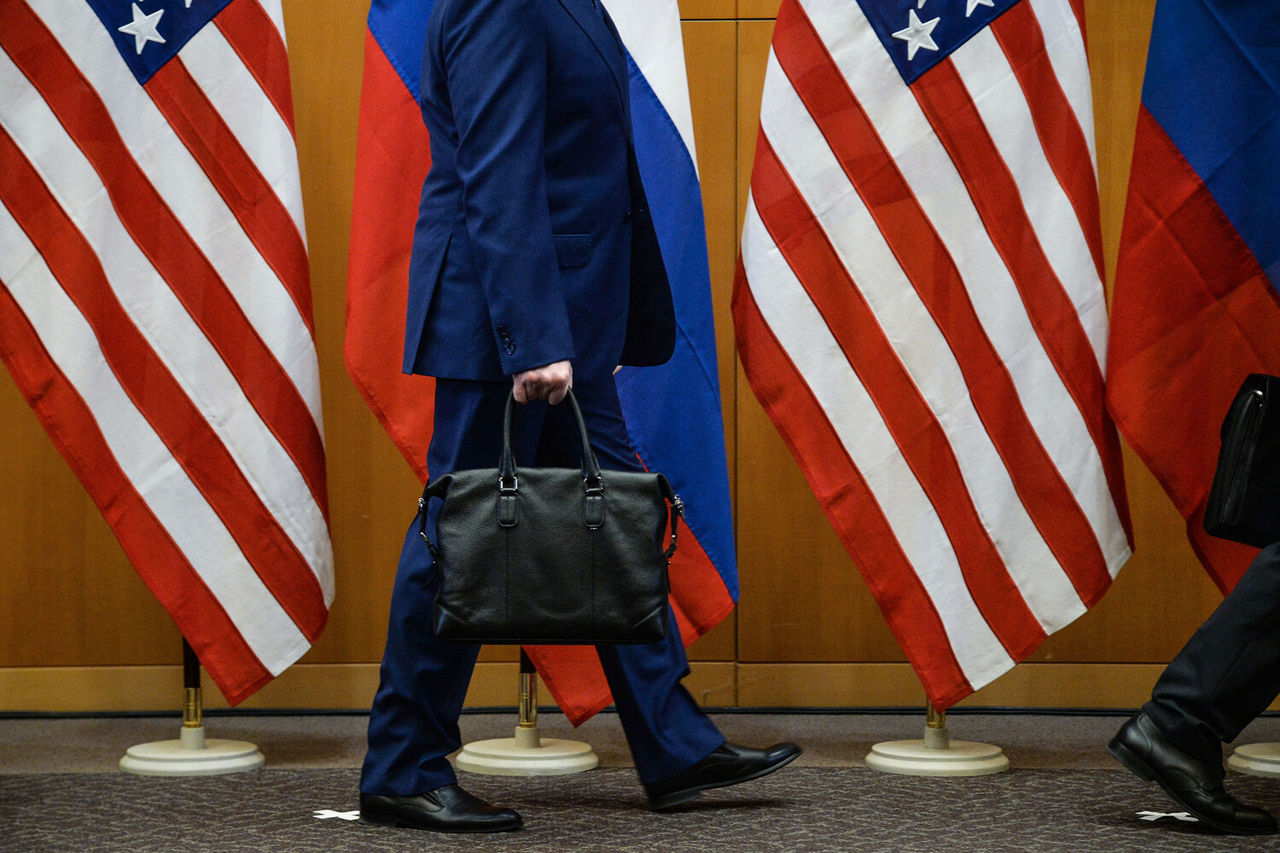 Reuters: Bank of America начал вывозить своих сотрудников из России в Дубай.