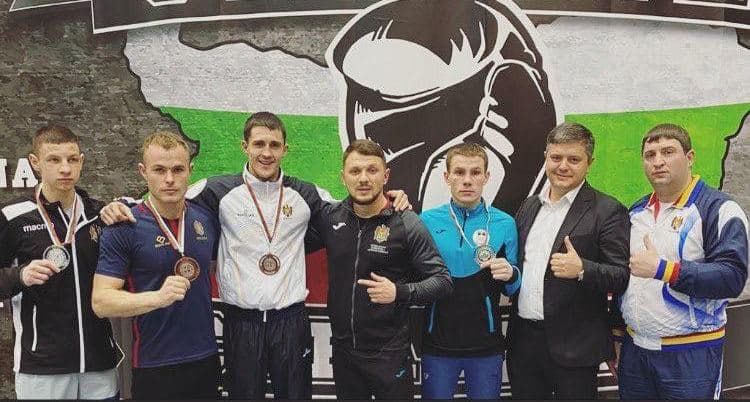 Молдавские боксеры завоевали четыре медали на турнире в Софии.
