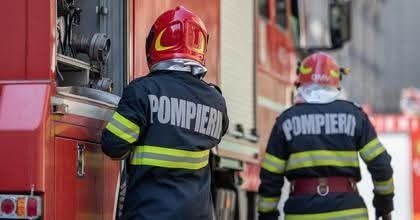 Incendiu într-un apartament din Capitală: Un bărbat de 65 de ani a fost rănit.