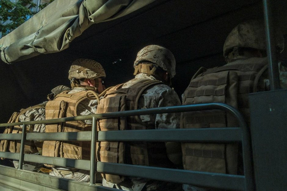 США начали военную операцию против наркокартелей в Эквадоре.