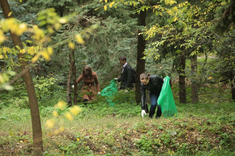 По всей стране проходит генеральная уборка.