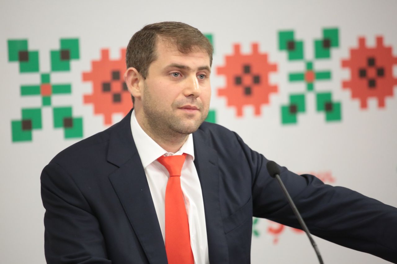 Очередное заседание суда по делу Илана Шора снова не состоялось.