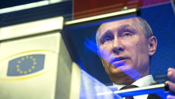 Около 35% россиян уверены, что людям, у которых есть моральные авторитеты, живется проще, чем тем, у которых таких авторитетов нет.