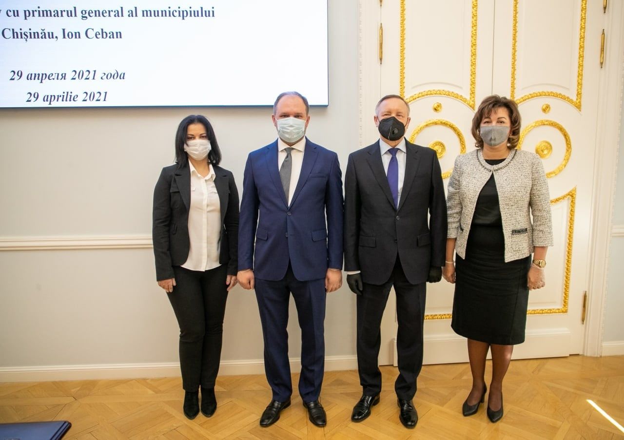 Претор Ботаники и глава района Санкт-Петербурга подписали соглашение.