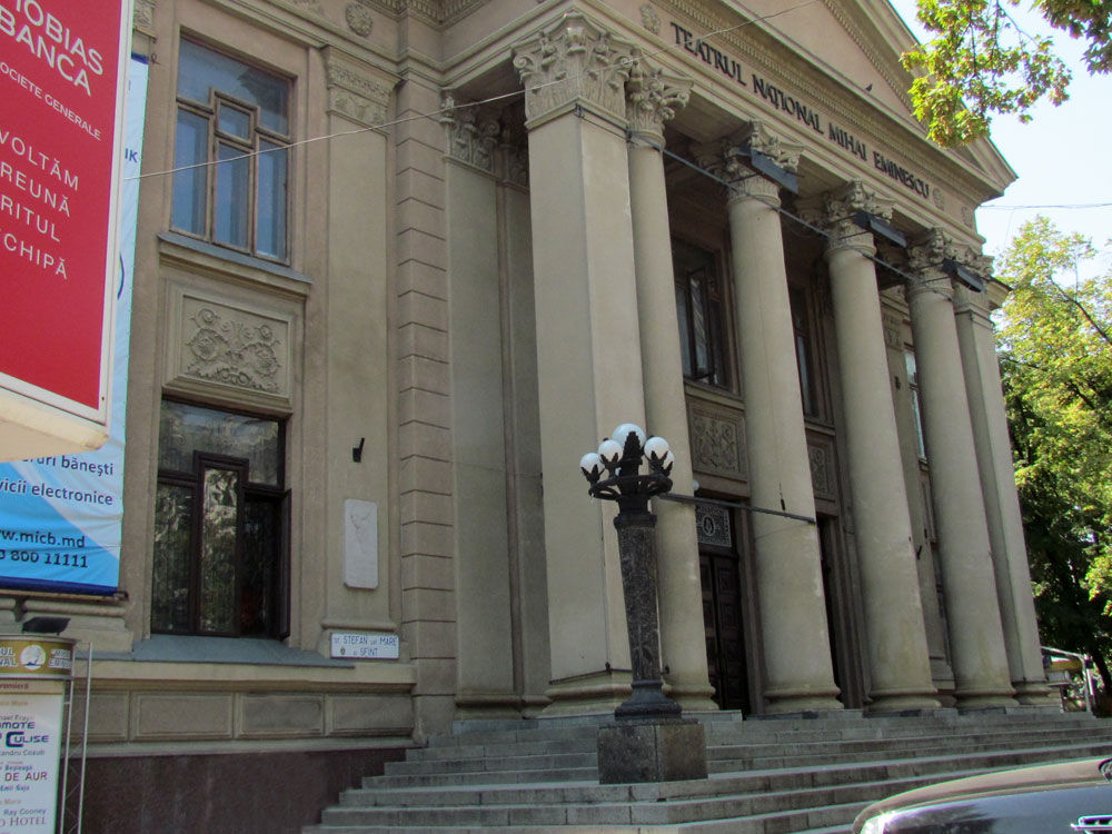 На выставке будут представлены 18 баннеров о жизни и творчестве поэта.