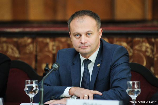 Candu consideră necesară şi utilă pentru societate adaptarea situaţiei şi legislaţiei moldoveneşti în domeniul energetic rigorilor europene.