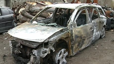 O maşină a fost incendiată, noaptea trecută, în oraşul Leova. Foto: protv.md