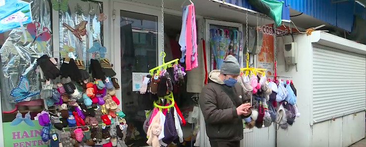Владелец базара вынуждает их оплатить аренду за период ЧП.