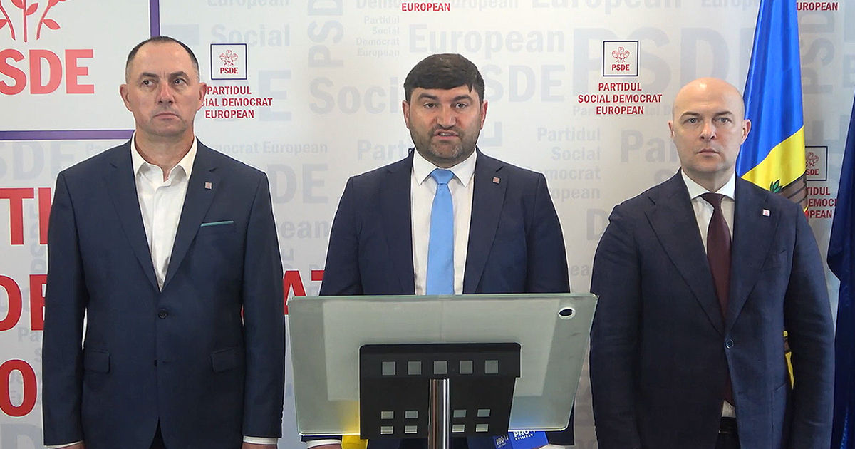Семь политформирований подписали декларацию, осуждающую политическую миграцию.