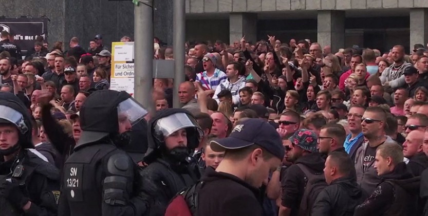 В уличных протестах в немецком Хемнице ранены 18 человек.