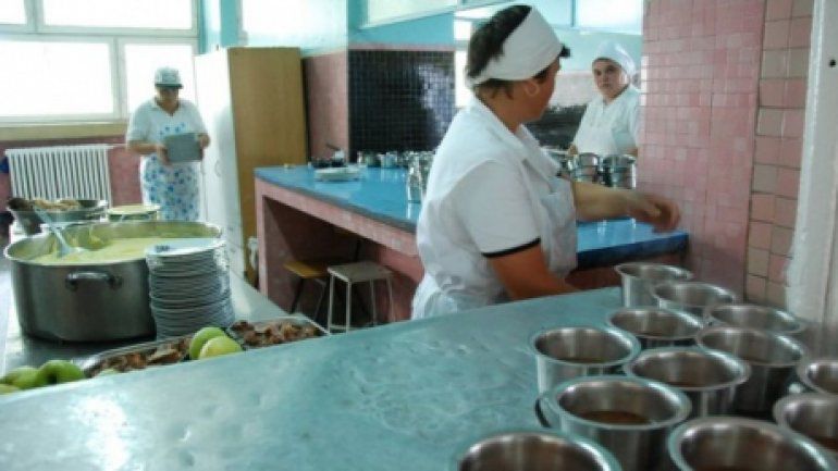 Половина школ Гагаузии не готовы внедрить бесплатное питание.