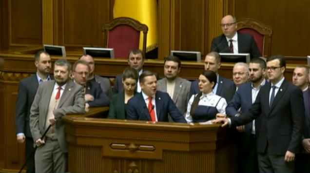 Лидер Радикальной партии Олег Ляшко заявил, что Петра Порошенко нужно расстрелять за госизмену.