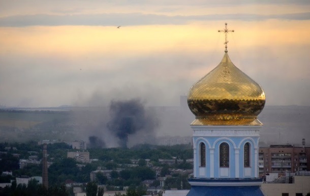 Луганск находится в окружении украинских военных уже около 20 дней.